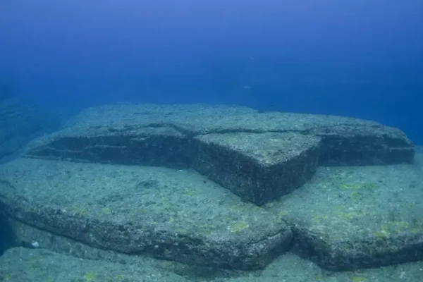 Discovered Ancient Japanese Underwater Pyramid – Retro Timeline